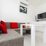 شقة Mirjana روغوزنيكا