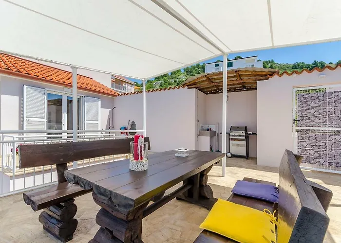 Mirjana * Rogoznica (Sibenik-Knin)